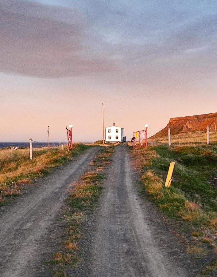 Happy-Cove Guesthouse - By The Sea Bakkafjorthur Esterno foto